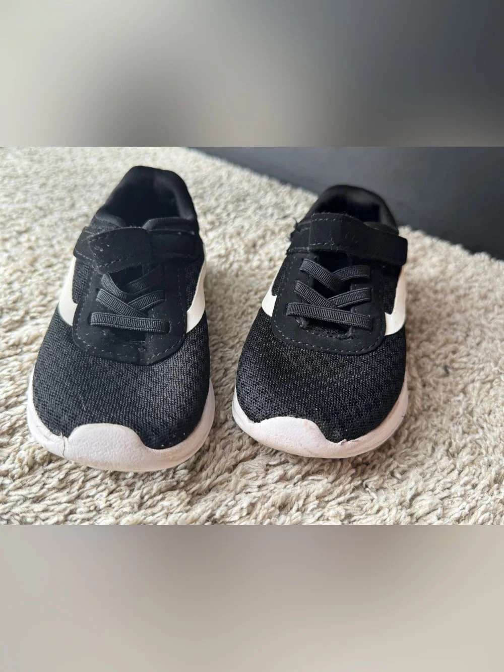 Toddler Black & White Athletic Sneakers Velcro Closure Size 8